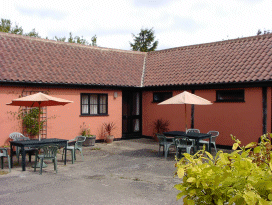 accommodation holiday cottages suffolk lavenham sudbury uk